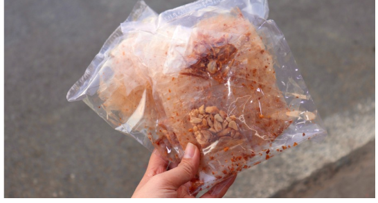 banh trang tron muoi hanh